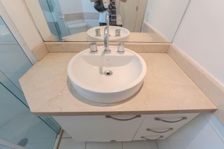 Apartamento à venda com 90m², 2 quartos e 2 vagasBanheiro da Suíte 1