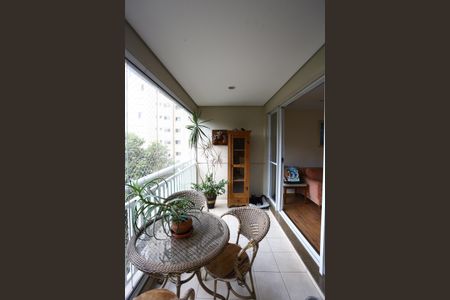 Apartamento à venda com 118m², 3 quartos e 2 vagasVaranda