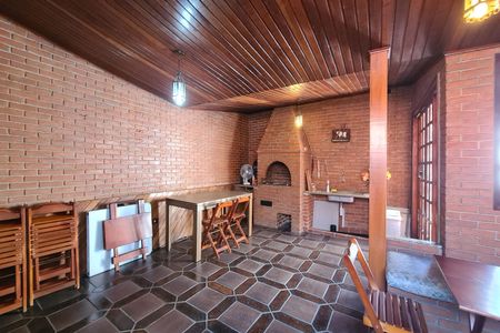 Casa à venda com 250m², 3 quartos e 2 vagasChurrasqueira