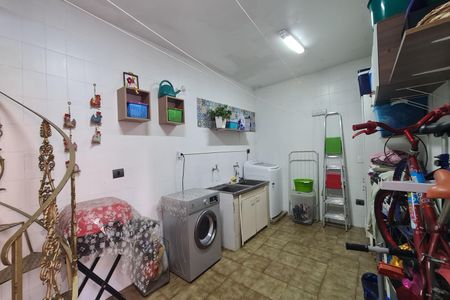 Casa à venda com 250m², 3 quartos e 2 vagasÁrea de Serviço