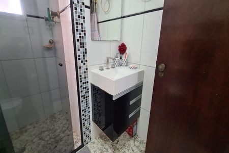 Casa à venda com 250m², 3 quartos e 2 vagasBanheiro