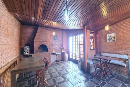 Casa à venda com 250m², 3 quartos e 2 vagasChurrasqueira