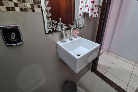 Casa à venda com 250m², 3 quartos e 2 vagasLavabo Sala