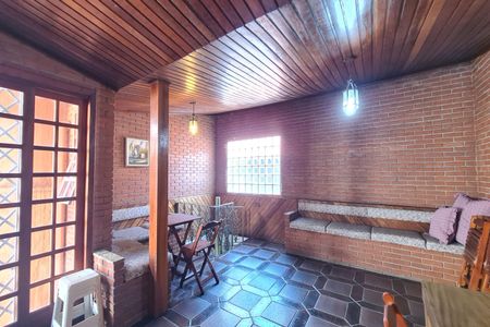 Casa à venda com 250m², 3 quartos e 2 vagasChurrasqueira