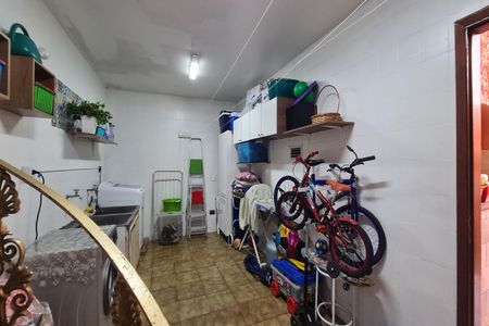 Casa à venda com 250m², 3 quartos e 2 vagasÁrea de Serviço