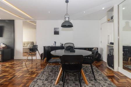 Apartamento à venda com 89m², 2 quartos e 1 vaga Apartamento à venda com 89m², 2 quartos e 1 vagaSala