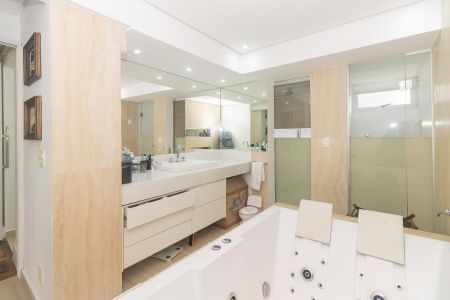 Apartamento à venda com 89m², 2 quartos e 1 vaga Apartamento à venda com 89m², 2 quartos e 1 vagaBanheiro Suíte
