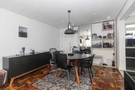 Apartamento à venda com 89m², 2 quartos e 1 vaga Apartamento à venda com 89m², 2 quartos e 1 vagaSala