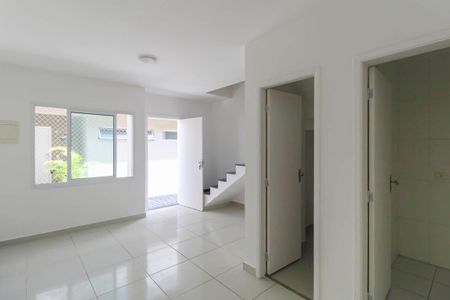 Casa de condomínio à venda com 68m², 2 quartos e 1 vagaSala