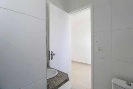 Casa de condomínio à venda com 68m², 2 quartos e 1 vagaBanheiro da Suíte 2