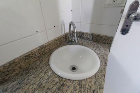 Casa de condomínio à venda com 68m², 2 quartos e 1 vagaBanheiro da Suíte 2