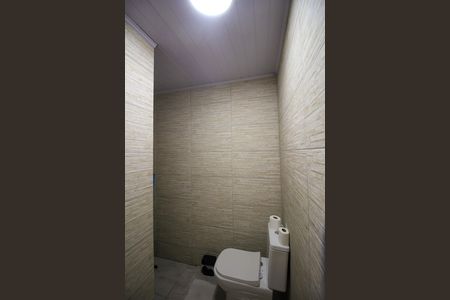 Casa à venda com 125m², 2 quartos e 1 vagaBanheiro do Quarto 1