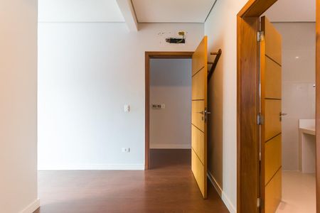Casa de condomínio para alugar com 250m², 3 quartos e 4 vagasCloset