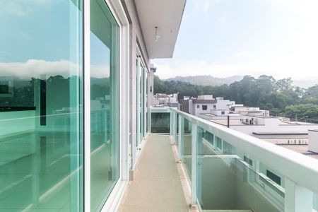 Casa de condomínio para alugar com 250m², 3 quartos e 4 vagasSacada da Sala/Sala de Jantar