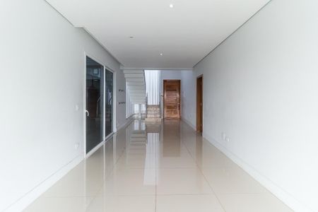 Casa de condomínio para alugar com 250m², 3 quartos e 4 vagasSala