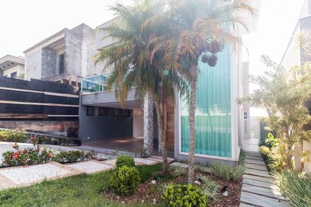 Casa de condomínio para alugar com 250m², 3 quartos e 4 vagasFachada