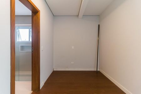 Casa de condomínio para alugar com 250m², 3 quartos e 4 vagasCloset