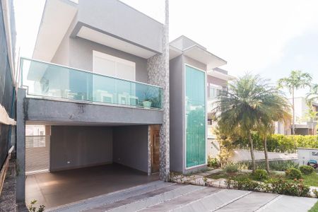 Casa de condomínio para alugar com 250m², 3 quartos e 4 vagasFachada