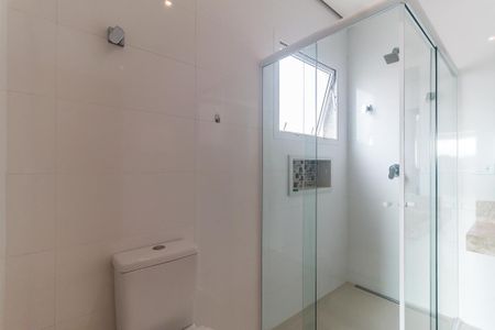 Casa de condomínio para alugar com 250m², 3 quartos e 4 vagasBanheiro da Suíte 3