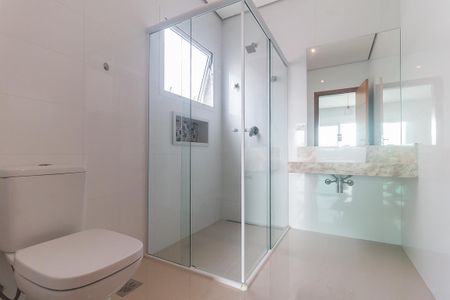 Casa de condomínio para alugar com 250m², 3 quartos e 4 vagasBanheiro da Suíte 3