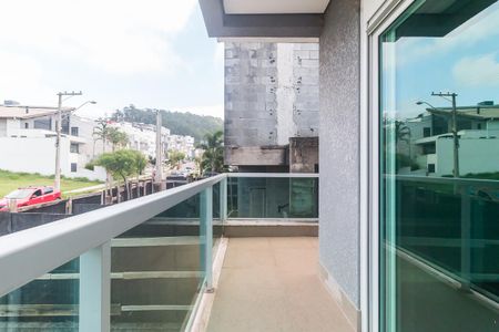 Casa de condomínio para alugar com 250m², 3 quartos e 4 vagasVaranda do Quarto 1