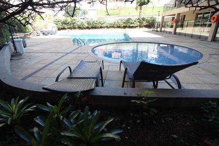 Apartamento à venda com 71m², 3 quartos e 1 vagaÁrea comum - Piscina