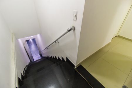 Apartamento à venda com 30m², 1 quarto e sem vagaEntrada - Escada