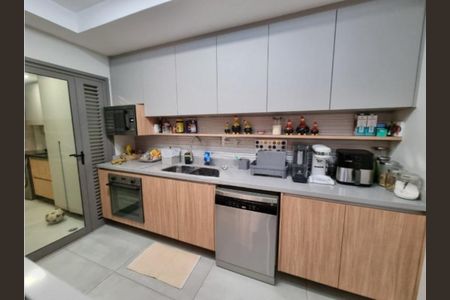 Apartamento à venda com 129m², 3 quartos e 3 vagasFoto 01