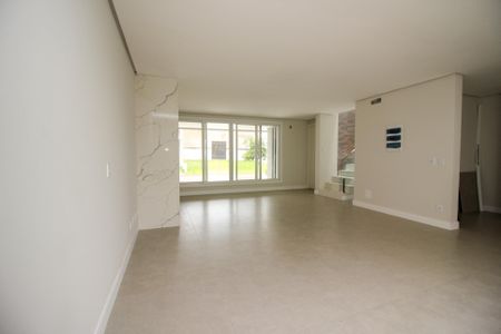 Casa de condomínio à venda com 209m², 3 quartos e 2 vagasSala