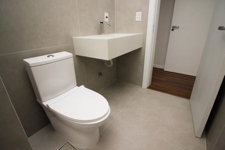 Casa de condomínio à venda com 209m², 3 quartos e 2 vagasBanheiro da Suíte 2