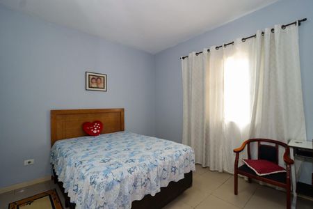 Casa à venda com 102m², 2 quartos e 2 vagasSuíte