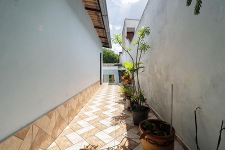 Casa à venda com 102m², 2 quartos e 2 vagasÁrea externa