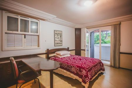 Casa à venda com 500m², 4 quartos e 5 vagasSuíte 2