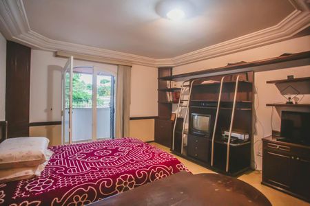 Casa à venda com 500m², 4 quartos e 5 vagasSuíte 2