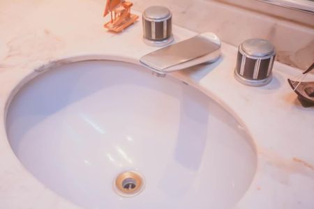 Casa à venda com 500m², 4 quartos e 5 vagasBanheiro Suíte 1