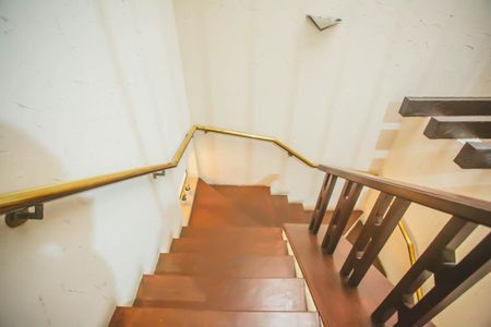 Casa à venda com 500m², 4 quartos e 5 vagasEscadas