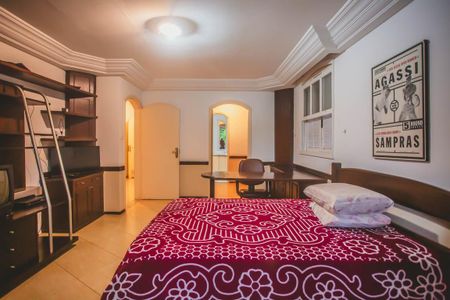 Casa à venda com 500m², 4 quartos e 5 vagasSuíte 2