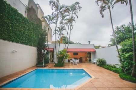 Casa à venda com 500m², 4 quartos e 5 vagasQuintal - Piscina