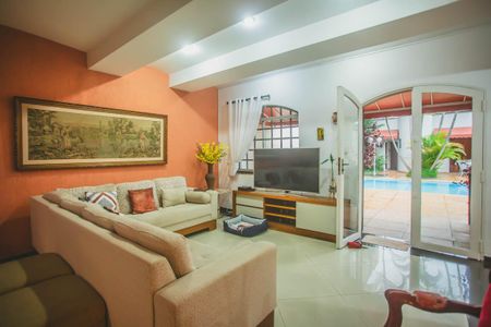 Casa à venda com 500m², 4 quartos e 5 vagasSala de Tv