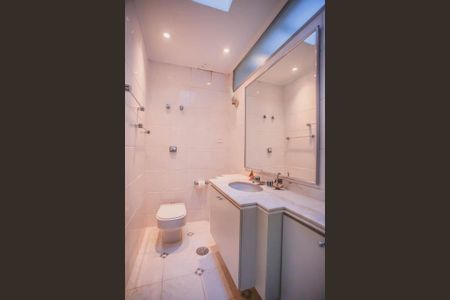 Casa à venda com 500m², 4 quartos e 5 vagasBanheiro Suíte 1