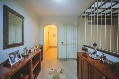 Casa à venda com 500m², 4 quartos e 5 vagasCorredor - Quartos