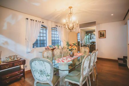 Casa à venda com 500m², 4 quartos e 5 vagasSala de Jantar