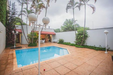 Casa à venda com 500m², 4 quartos e 5 vagasQuintal - Piscina
