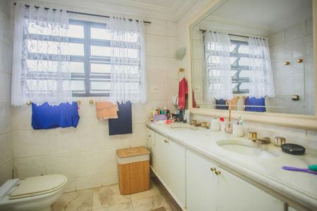 Casa à venda com 500m², 4 quartos e 5 vagasBanheiro Suíte 3