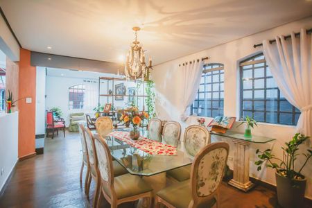 Casa à venda com 500m², 4 quartos e 5 vagasSala de Jantar