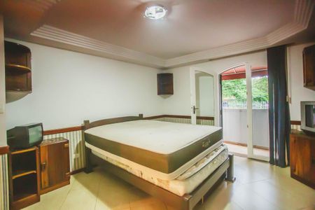 Casa à venda com 500m², 4 quartos e 5 vagasSuíte 1