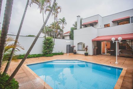 Casa à venda com 500m², 4 quartos e 5 vagasQuintal - Piscina