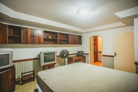 Casa à venda com 500m², 4 quartos e 5 vagasSuíte 1