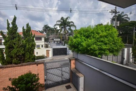 Casa à venda com 300m², 4 quartos e 5 vagas Casa à venda com 300m², 4 quartos e 5 vagasVista do Quarto 2