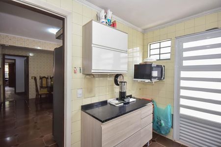 Casa à venda com 300m², 4 quartos e 5 vagas Casa à venda com 300m², 4 quartos e 5 vagasCozinha